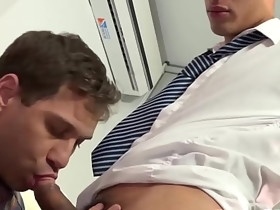 Hot twink gets seduces by his step daddy for some bareback